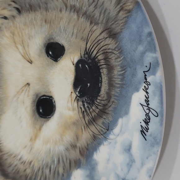 Baby Seals 1990 Collector Plate by Mike Jackson and Royal Grafton. - Picture 3 of 4